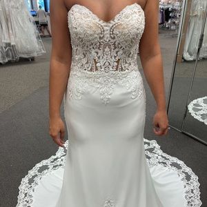David's Bridal White Lace Wedding Dress